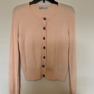 - Zara Cardigan knit sweater. Pastel peach color. Size Medium
